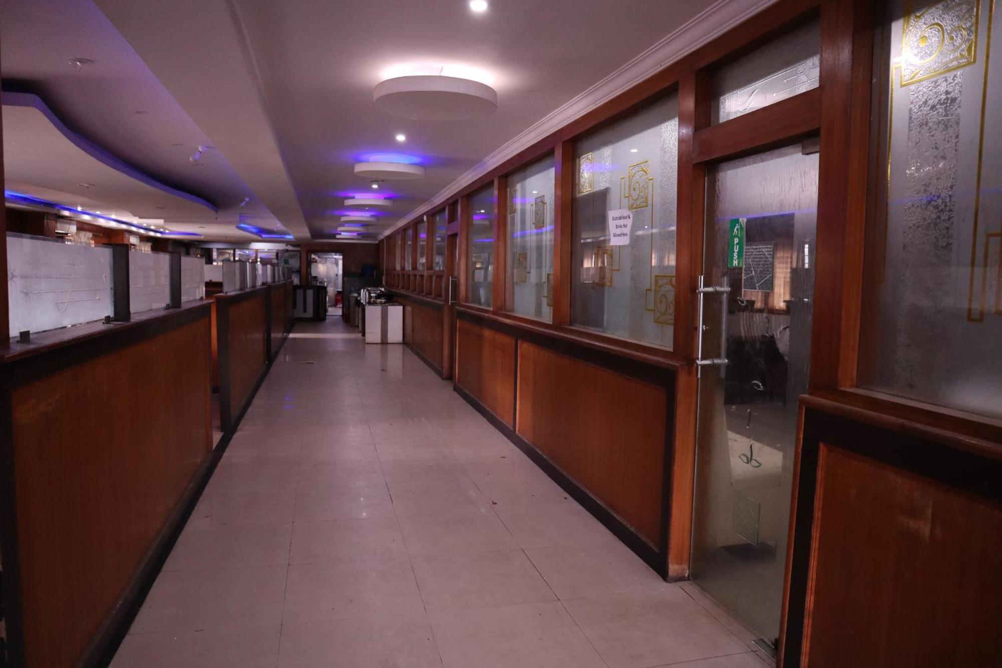 Millennium Plaza Hotel Kammasandra Ngoại thất bức ảnh