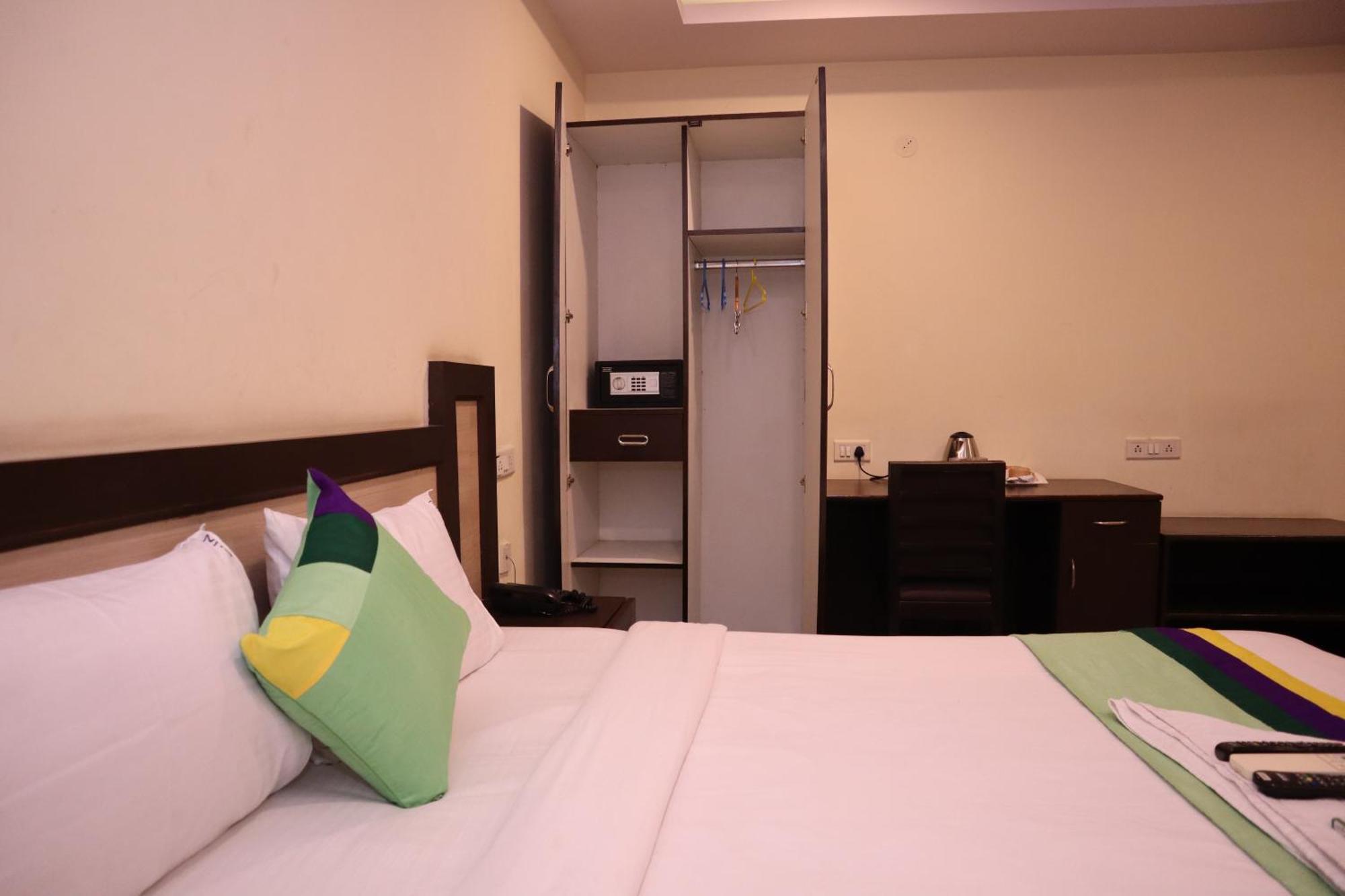 Millennium Plaza Hotel Kammasandra Ngoại thất bức ảnh