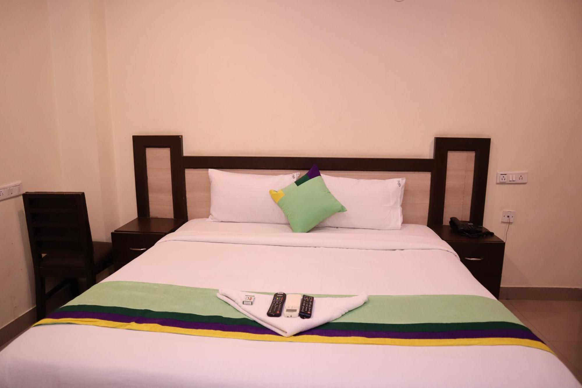 Millennium Plaza Hotel Kammasandra Ngoại thất bức ảnh