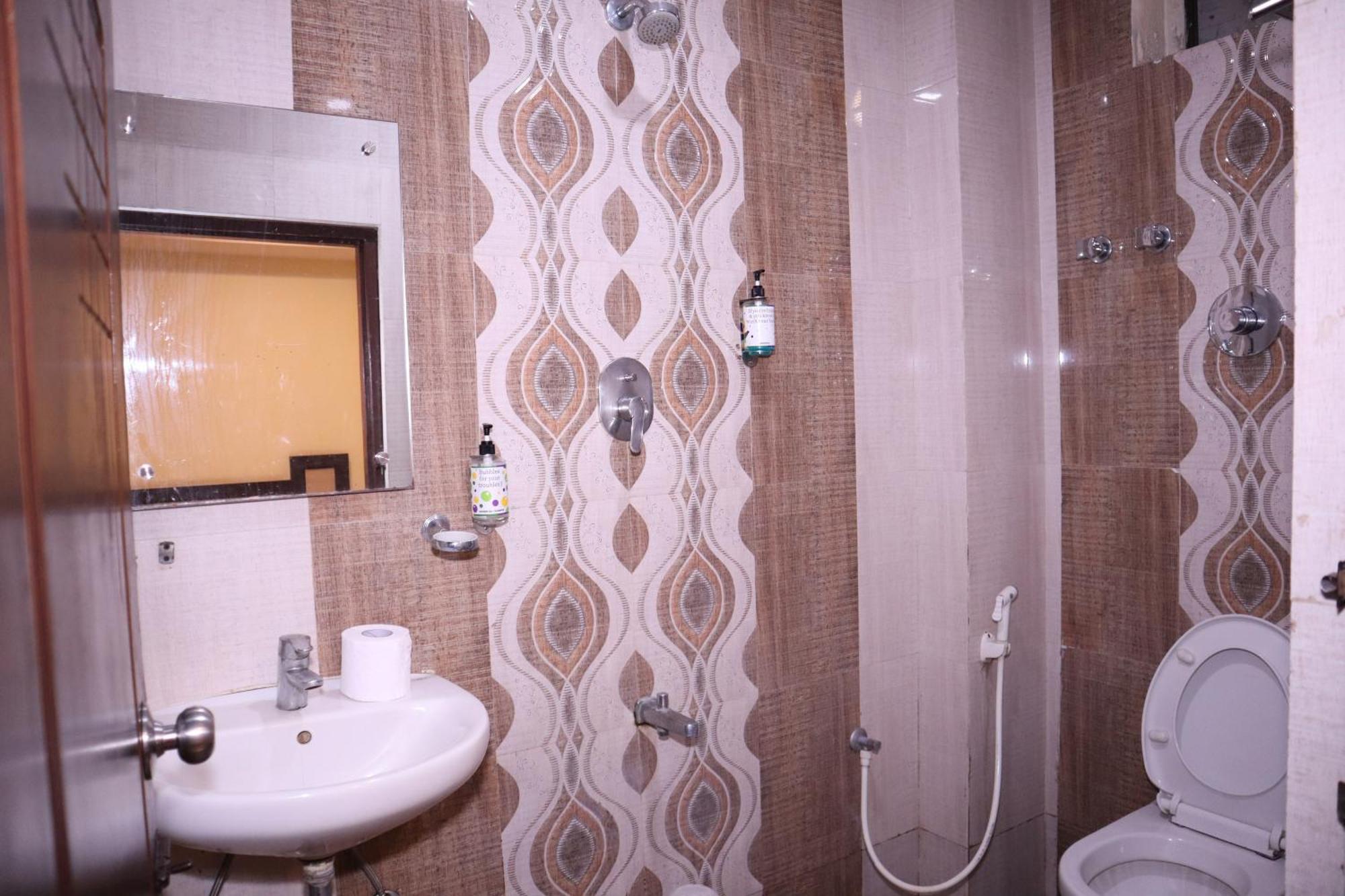 Millennium Plaza Hotel Kammasandra Ngoại thất bức ảnh