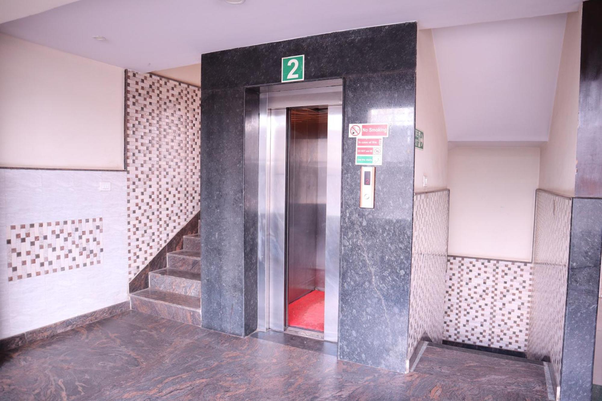 Millennium Plaza Hotel Kammasandra Ngoại thất bức ảnh